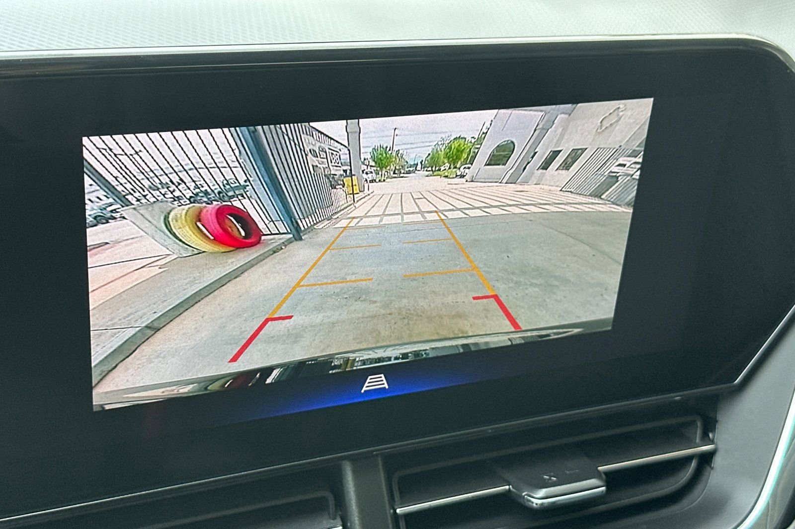 Used 2024 Chevrolet Trax ACTIV w/ Sunroof Package image 19