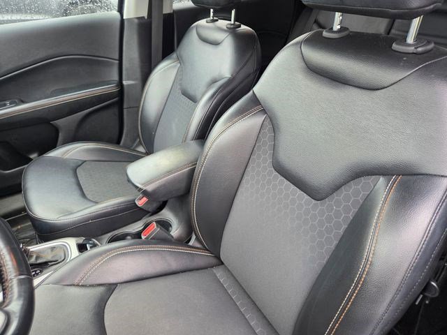 Used 2019 Jeep Compass Latitude w/ Popular Equipment Group AWD/4WD image 2