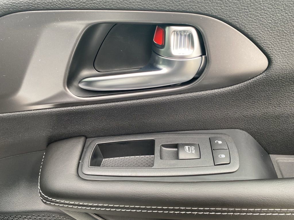 New 2026 Chrysler Voyager LX image 10