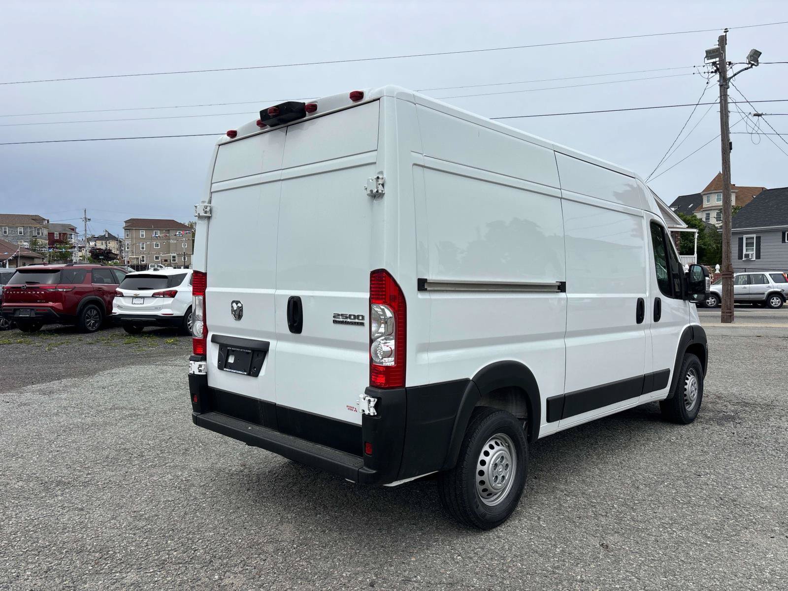 Used 2025 RAM ProMaster 2500 w/ Convenience Group FWD image 4