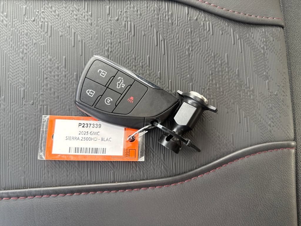 Used 2025 GMC Sierra 2500 AT4X w/ AT4X AEV Edition image 29