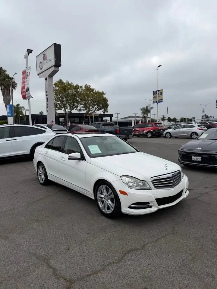 Used 2013 Mercedes-Benz C 250 Sedan image 3