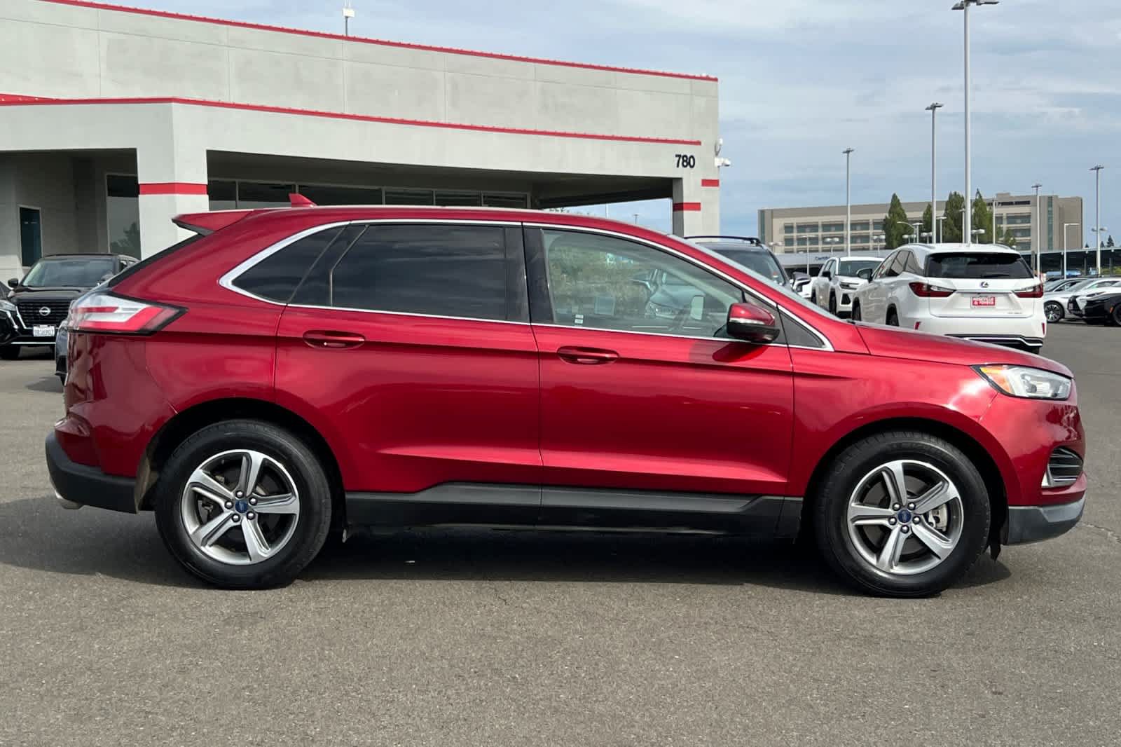 Used 2019 Ford Edge SEL w/ Equipment Group 201A AWD/4WD image 6