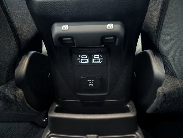Used 2025 Jeep Wrangler Unlimited Sahara AWD/4WD image 10