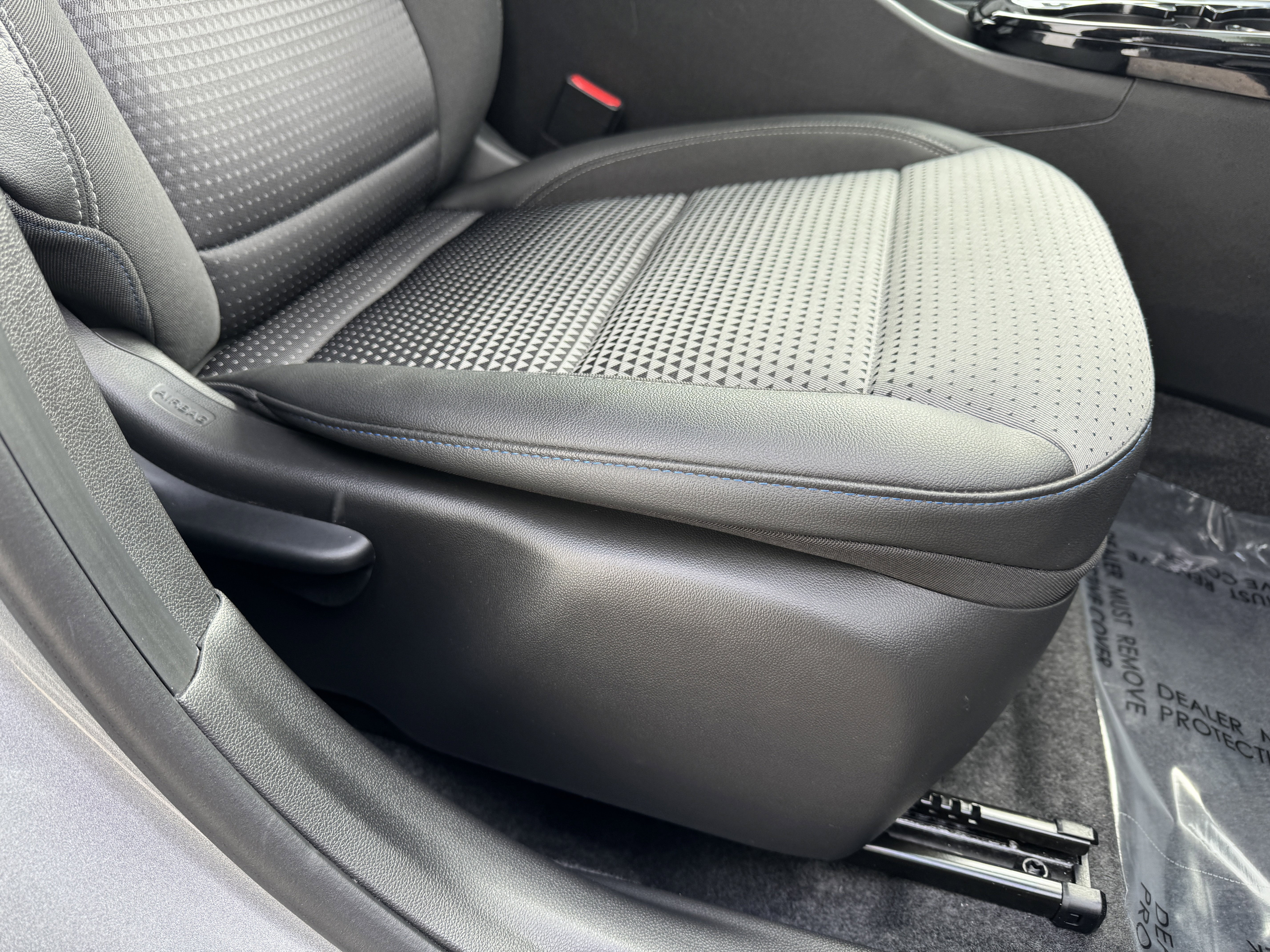 Used 2025 Chevrolet Trax LT image 24