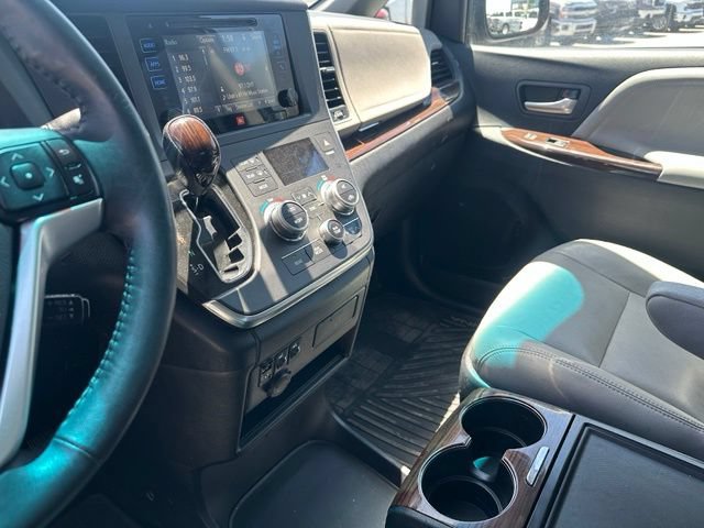 Used 2015 Toyota Sienna Limited AWD/4WD image 25