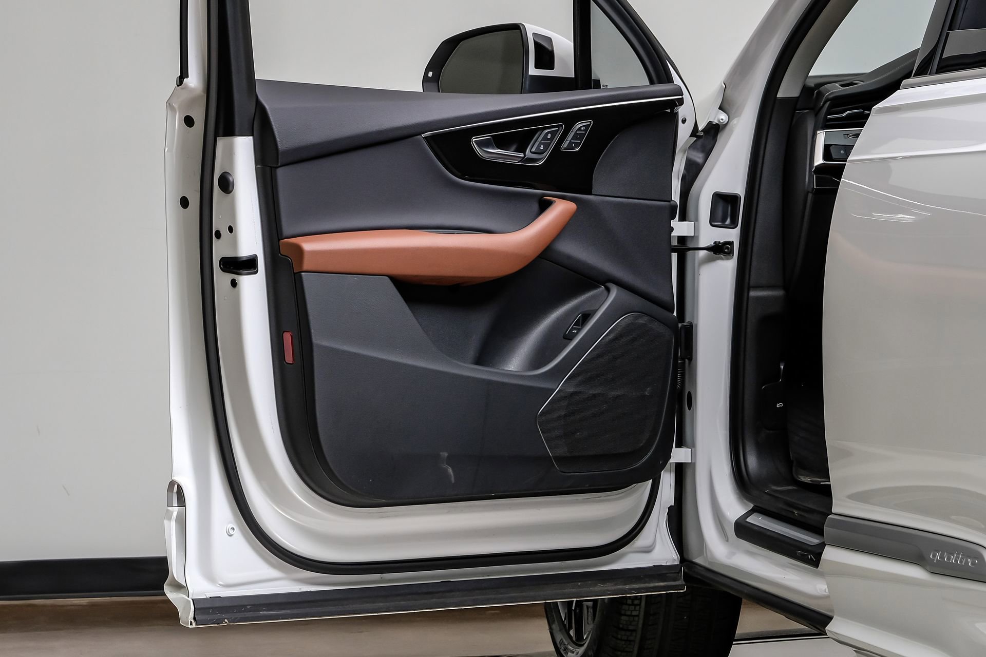 Used 2023 Audi Q7 3.0T Premium w/ Convenience Package image 45