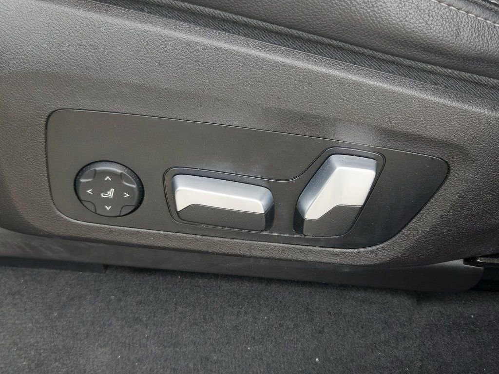 Used 2023 BMW X4 xDrive30i w/ M Sport Package image 9