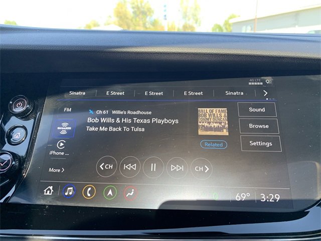 Used 2023 Buick Envision Avenir image 13