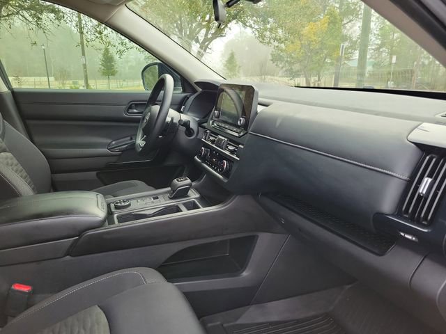 Used 2024 Nissan Pathfinder S AWD/4WD image 35