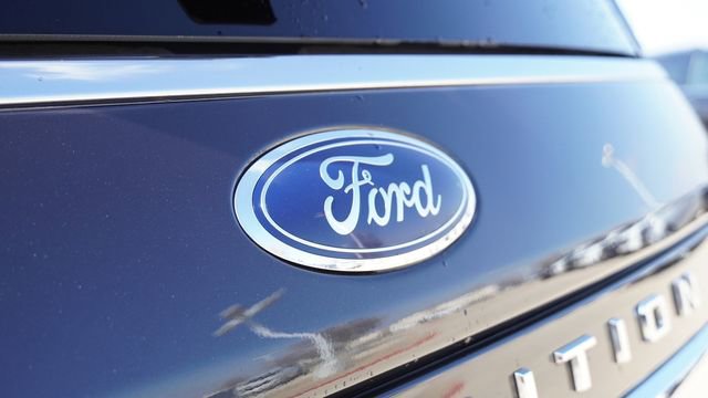 Used 2024 Ford Expedition Limited image 12