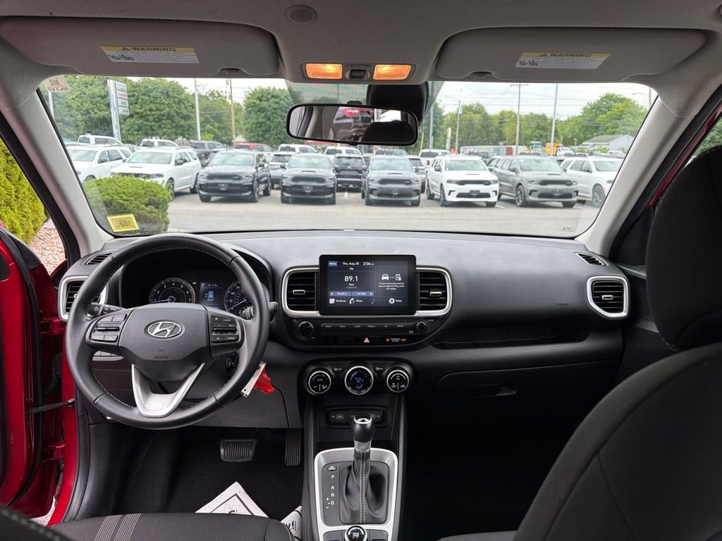 Used 2022 Hyundai Venue SEL w/ Cargo Package FWD image 17