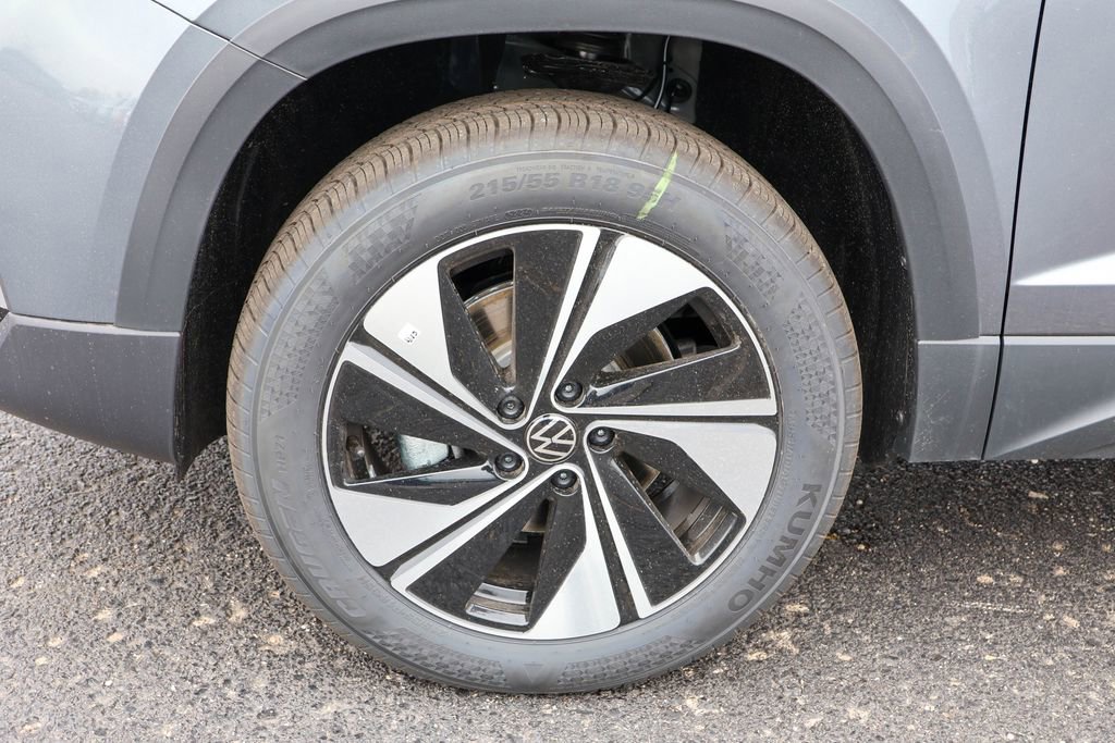 Used 2025 Volkswagen Taos SE AWD/4WD image 15