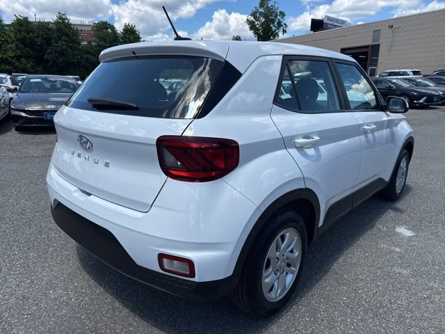 Used 2024 Hyundai Venue SE FWD image 15