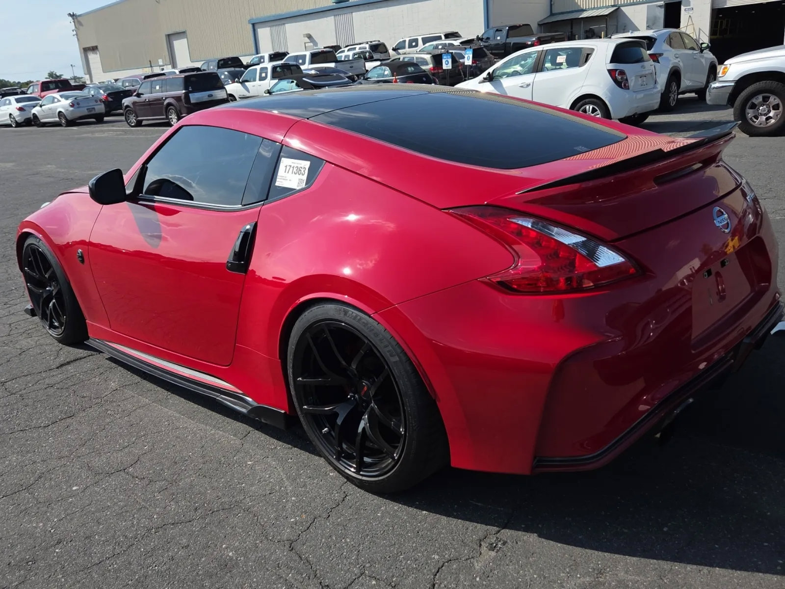Used 2017 Nissan 370Z NISMO RWD image 3