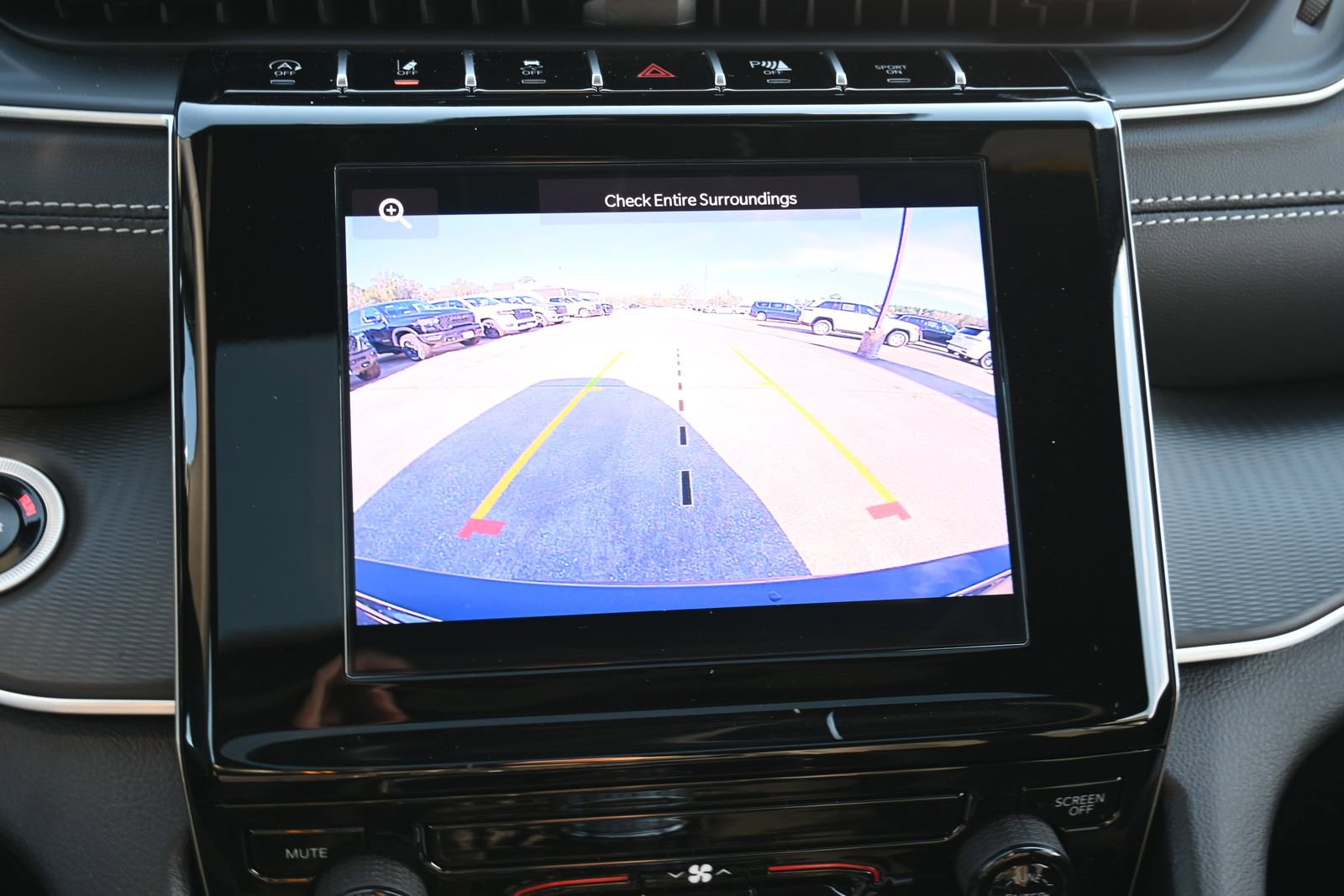 New 2025 Jeep Grand Cherokee L Laredo image 13