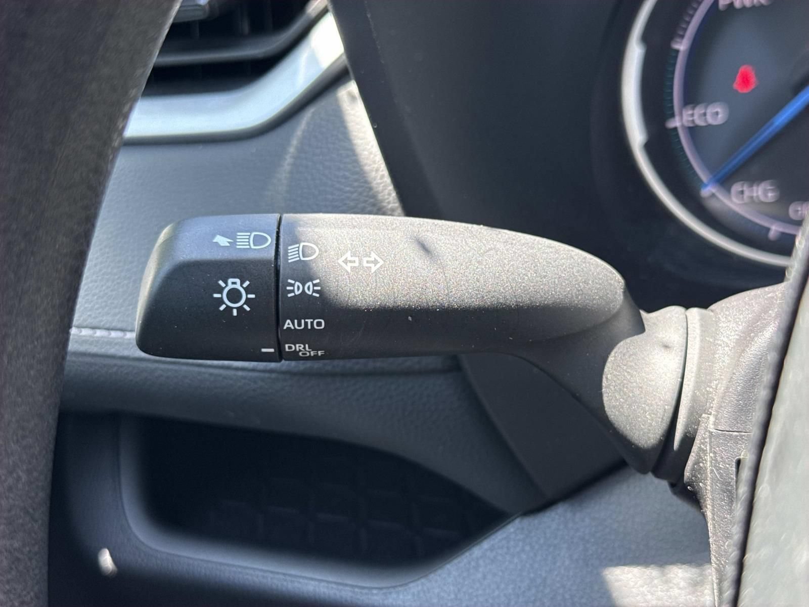 Used 2025 Toyota RAV4 XLE AWD/4WD image 16
