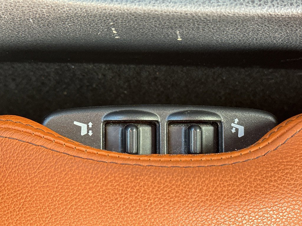 Used 2016 Nissan 370Z Touring image 27