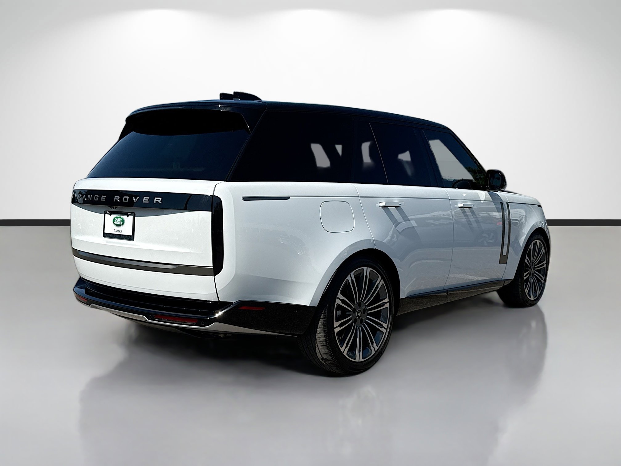 Used 2025 Land Rover Range Rover SE image 5