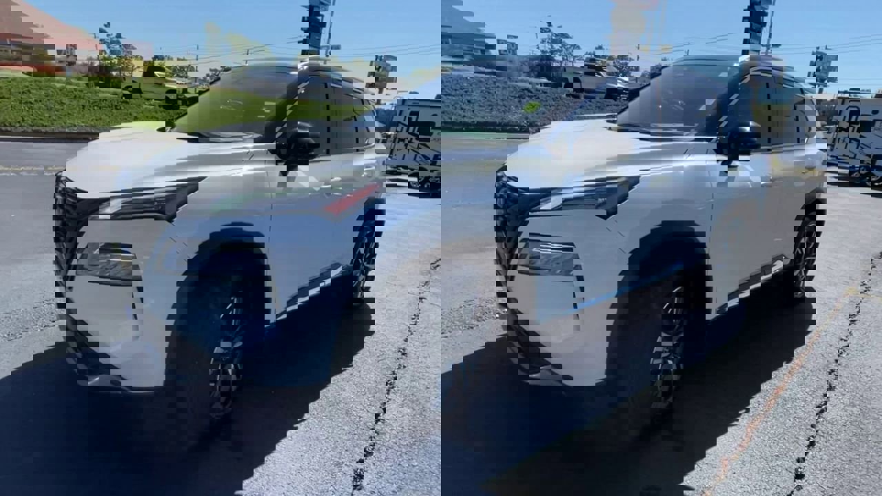 Used 2023 Nissan Rogue SL image 4