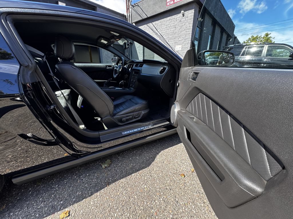 Used 2012 Ford Mustang GT Premium w/ Security Pkg RWD image 15