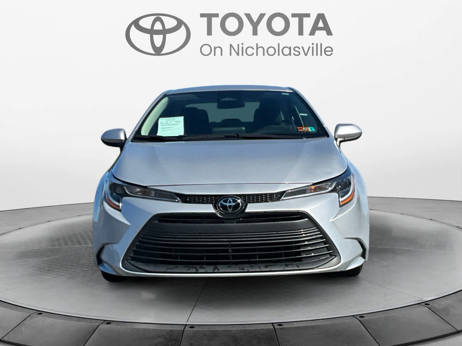 Used 2024 Toyota Corolla LE FWD image 5