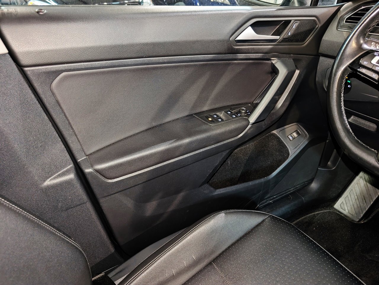 Used 2019 Volkswagen Tiguan SEL image 36