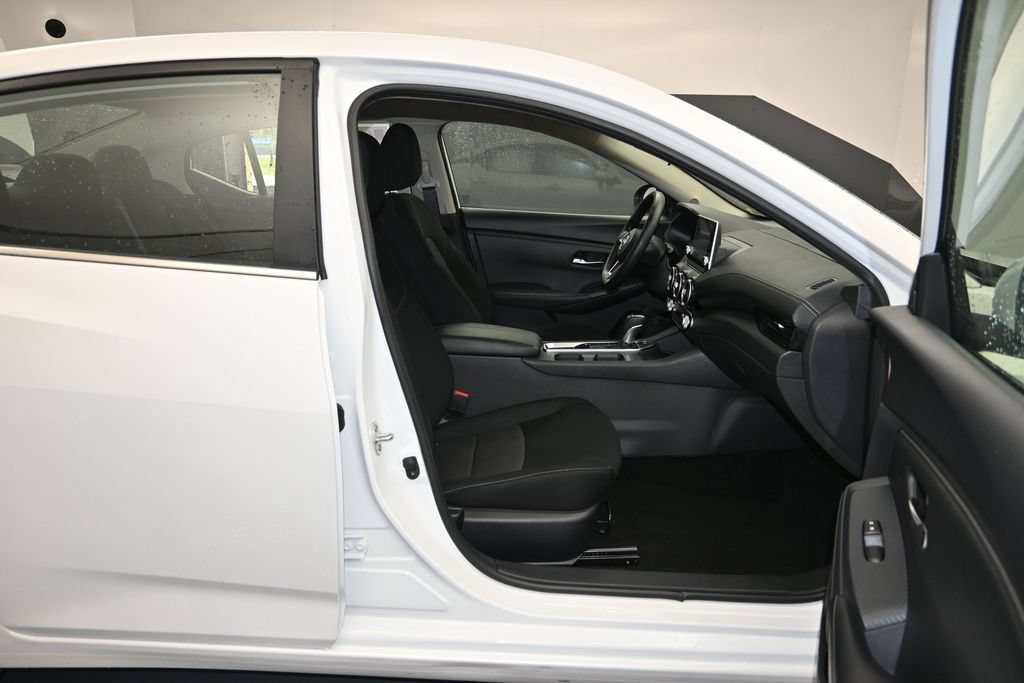 Used 2024 Nissan Sentra SV FWD image 25