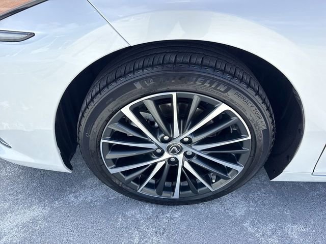 Used 2022 Lexus ES 300h w/ Premium Package image 10