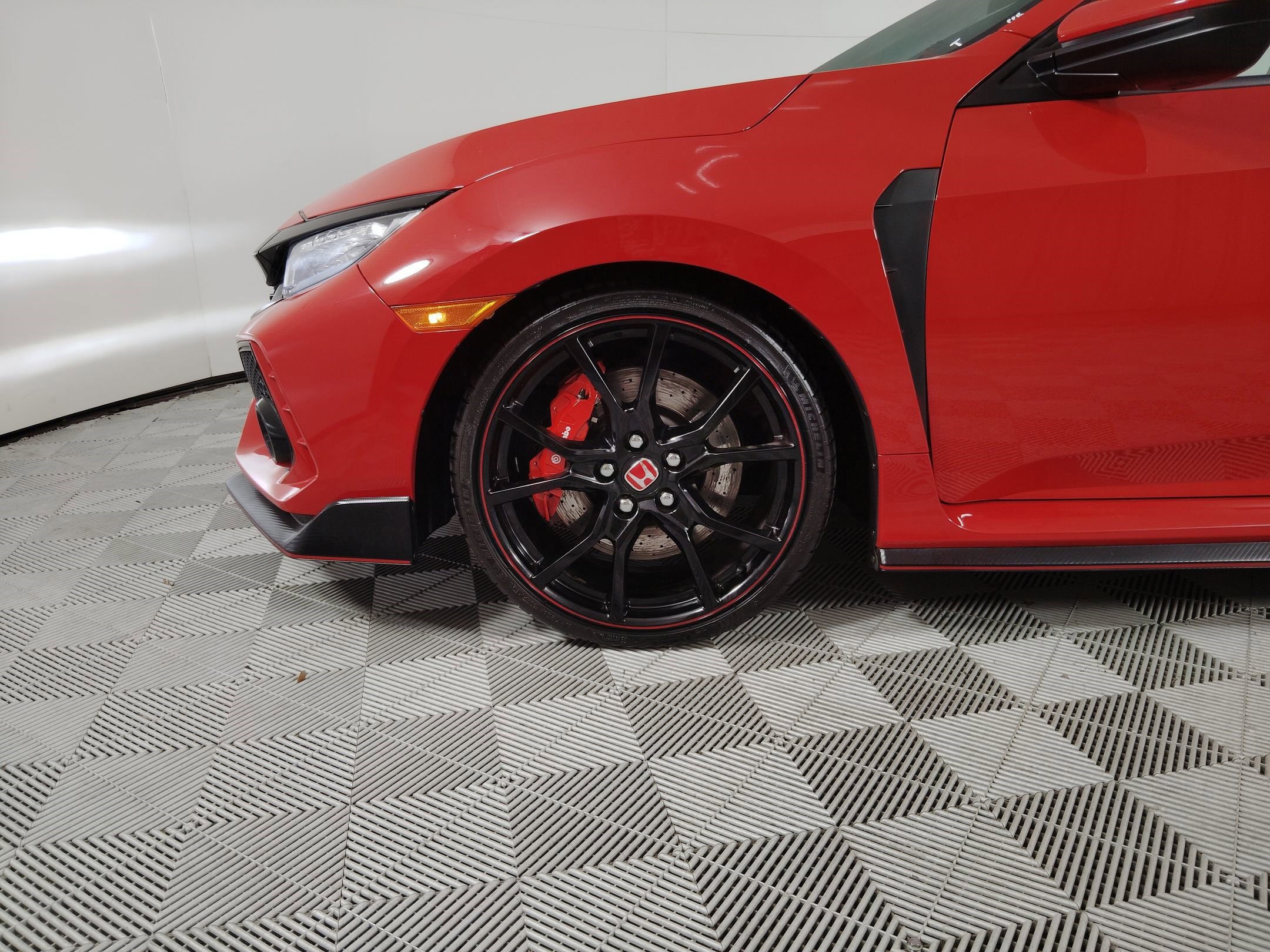 Certified 2018 Honda Civic Type R image 27