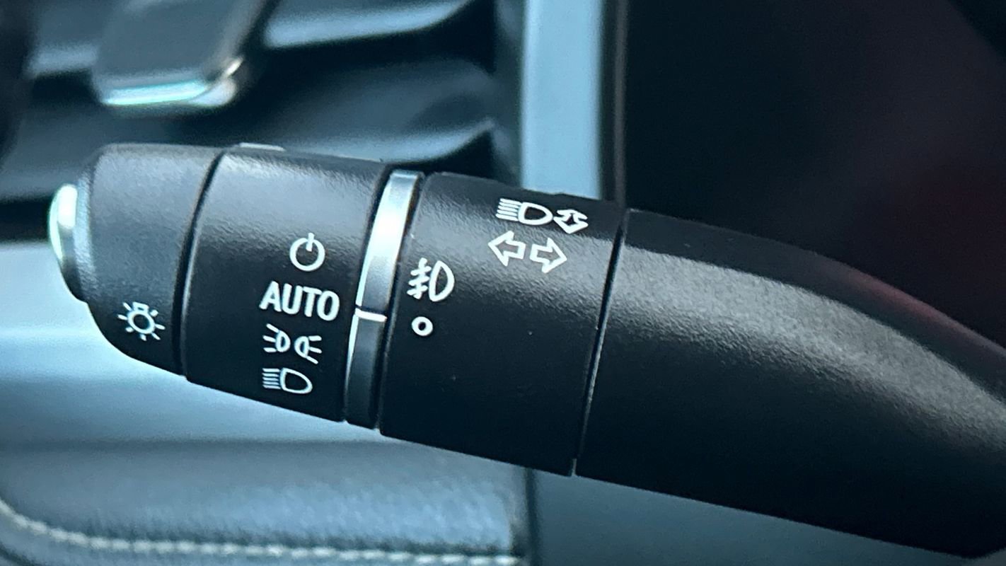 Used 2019 GMC Acadia SLE image 23