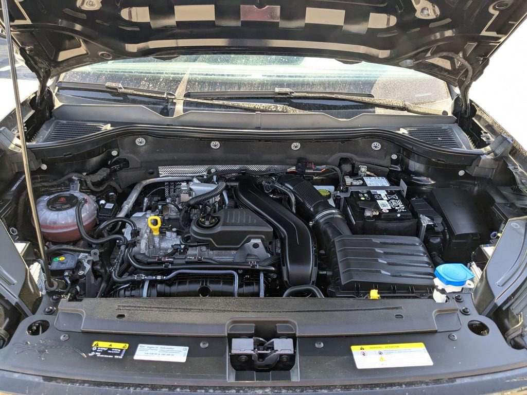 Used 2025 Volkswagen Taos SE image 26