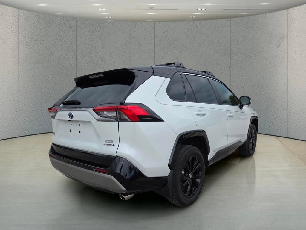 Used 2024 Toyota RAV4 XSE AWD/4WD image 5