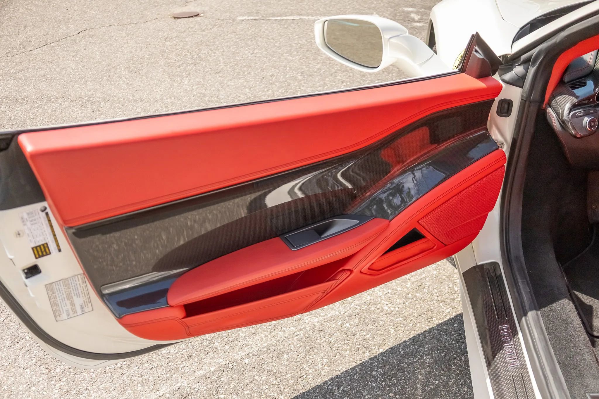 Used 2012 Ferrari 458 Spider RWD image 56