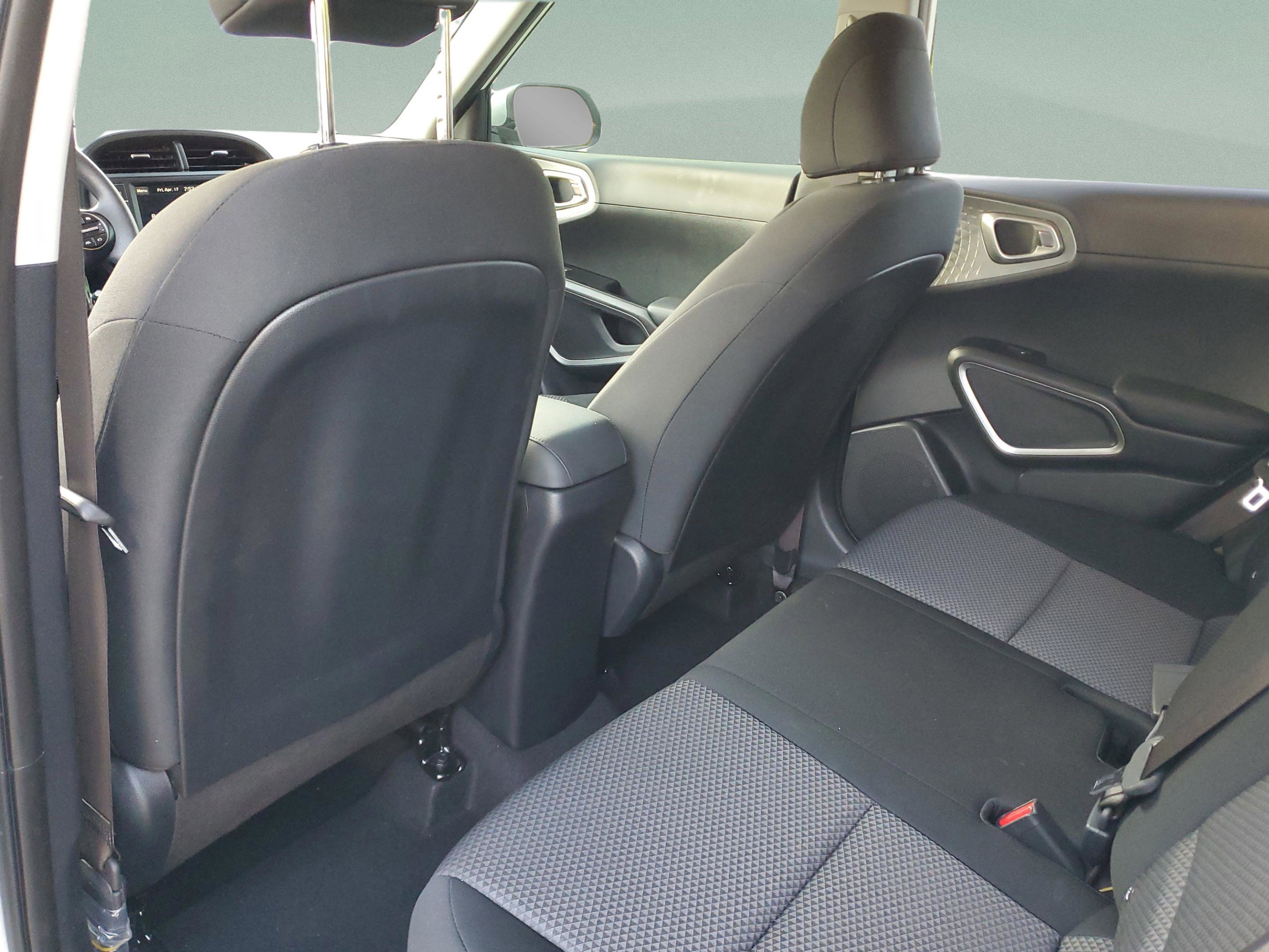 Certified 2025 Kia Soul LX w/ LX Technology Package image 6