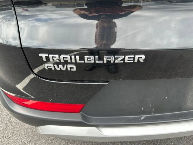 Used 2025 Chevrolet TrailBlazer LT AWD/4WD image 9