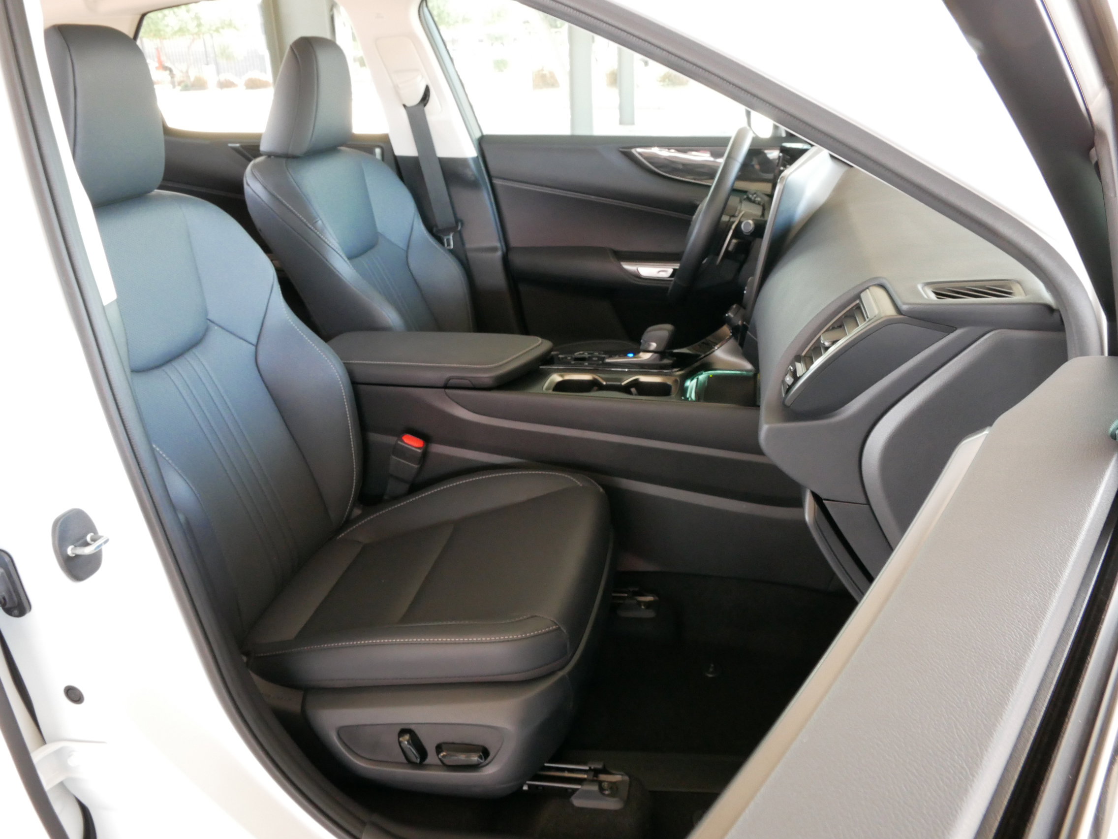 Used 2025 Lexus NX 350h AWD w/ Accessory Package (2T) image 8