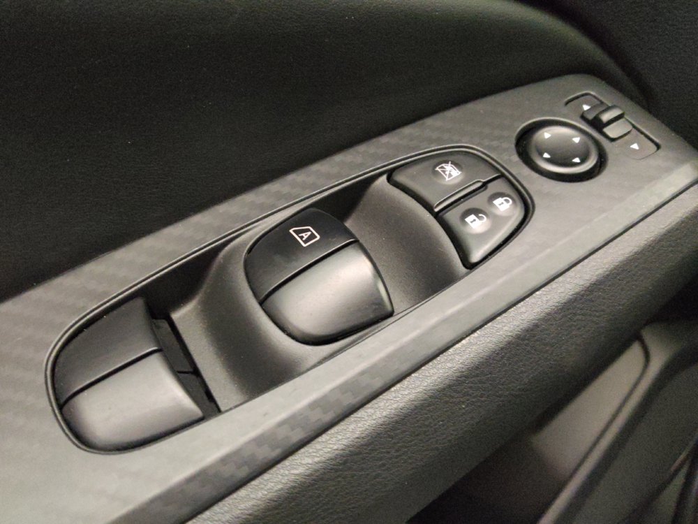 Used 2025 Nissan Altima 2.5 SV FWD image 27