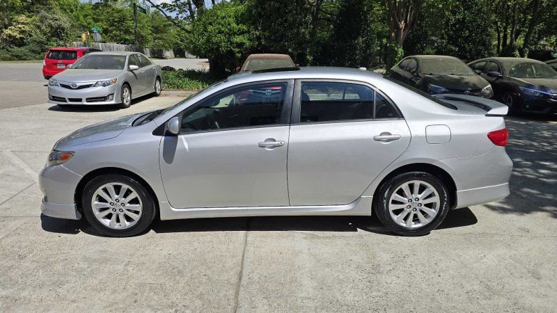 Used 2009 Toyota Corolla S FWD image 2