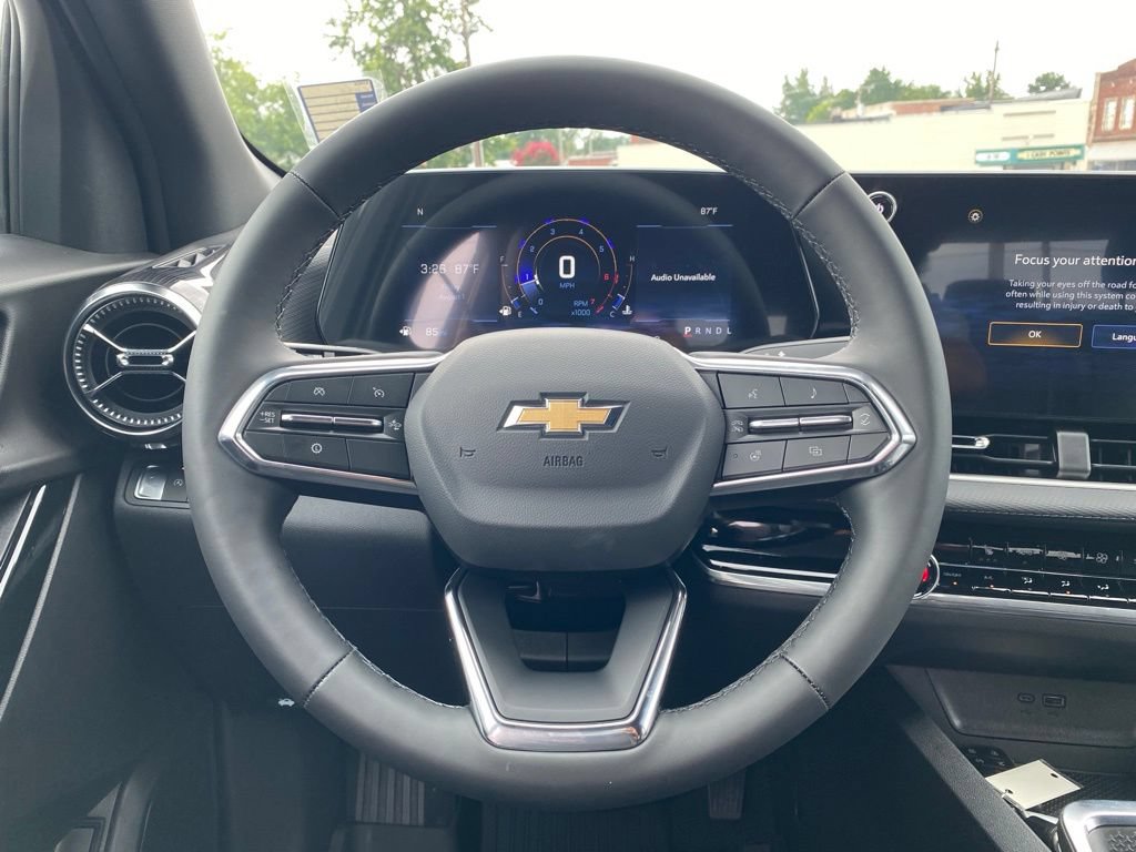 New 2026 Chevrolet Equinox LT w/ Convenience Package II FWD image 11