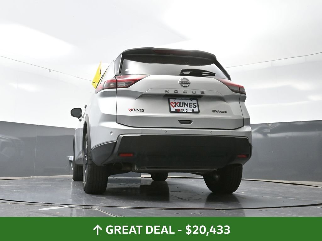 Used 2024 Nissan Rogue SV image 33