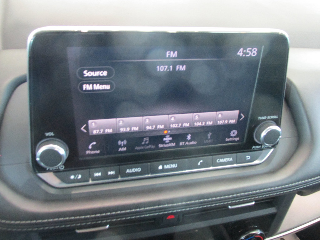 Used 2024 Nissan Rogue SV image 21