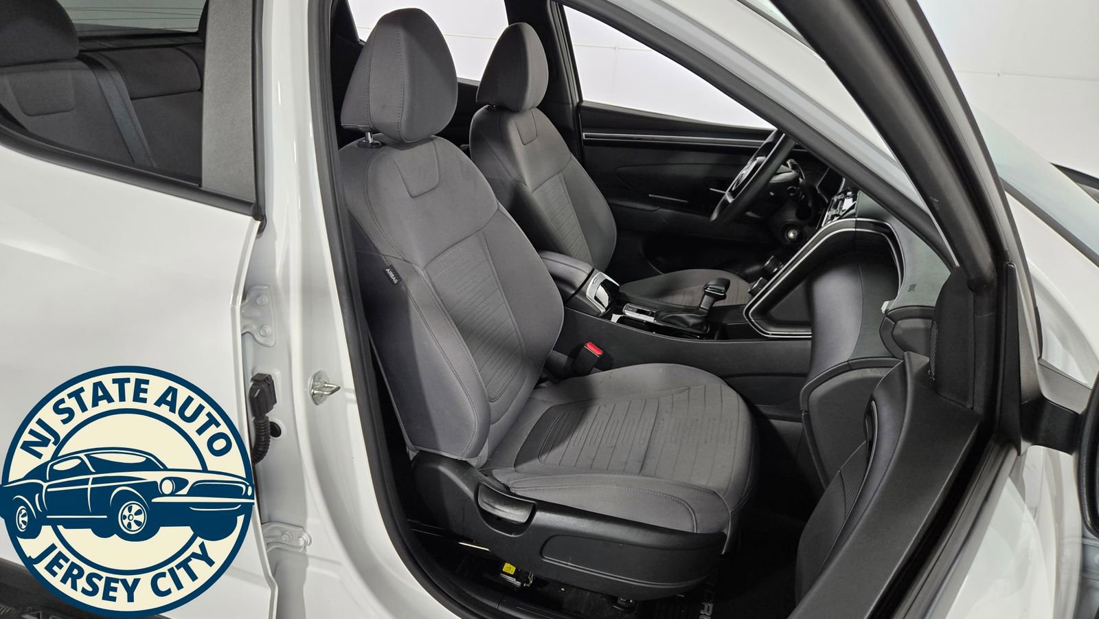 Used 2023 Hyundai Santa Cruz SE image 32