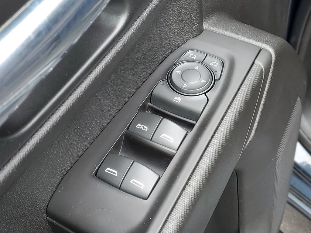 Certified 2020 Chevrolet Silverado 1500 Custom w/ Custom Value Package AWD/4WD image 19