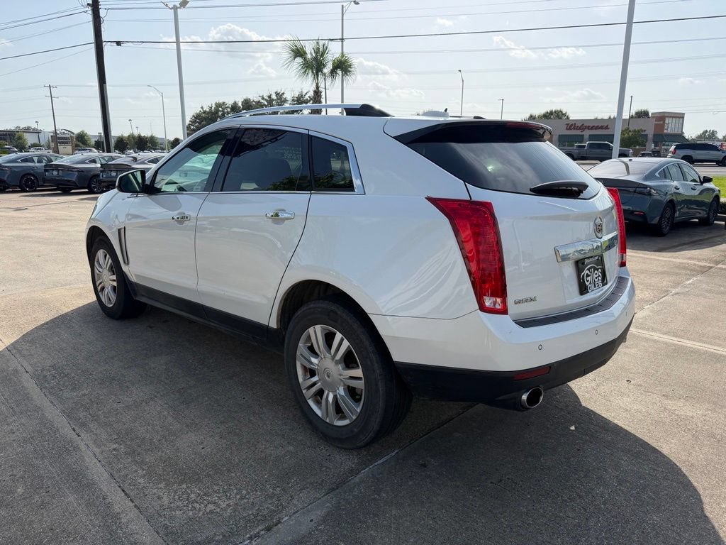 Used 2016 Cadillac SRX Luxury FWD image 3