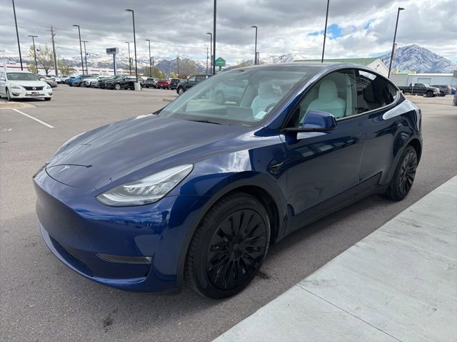 Used 2022 Tesla Model Y Long Range image 3