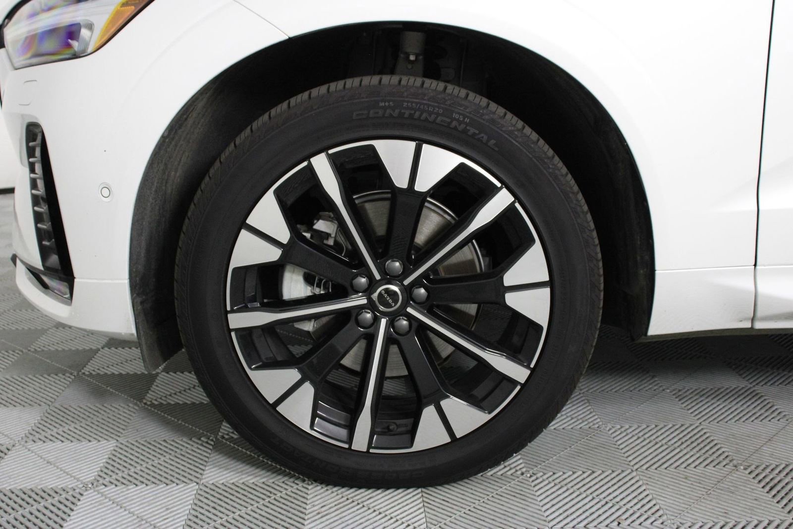 Certified 2026 Volvo XC60 B5 Plus w/ Protection Package Premier AWD/4WD image 28