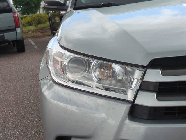 Certified 2017 Toyota Highlander LE FWD image 10
