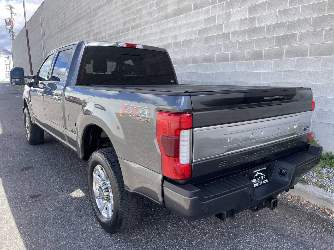 Used 2019 Ford F250 Platinum w/ Platinum Ultimate Package AWD/4WD image 7