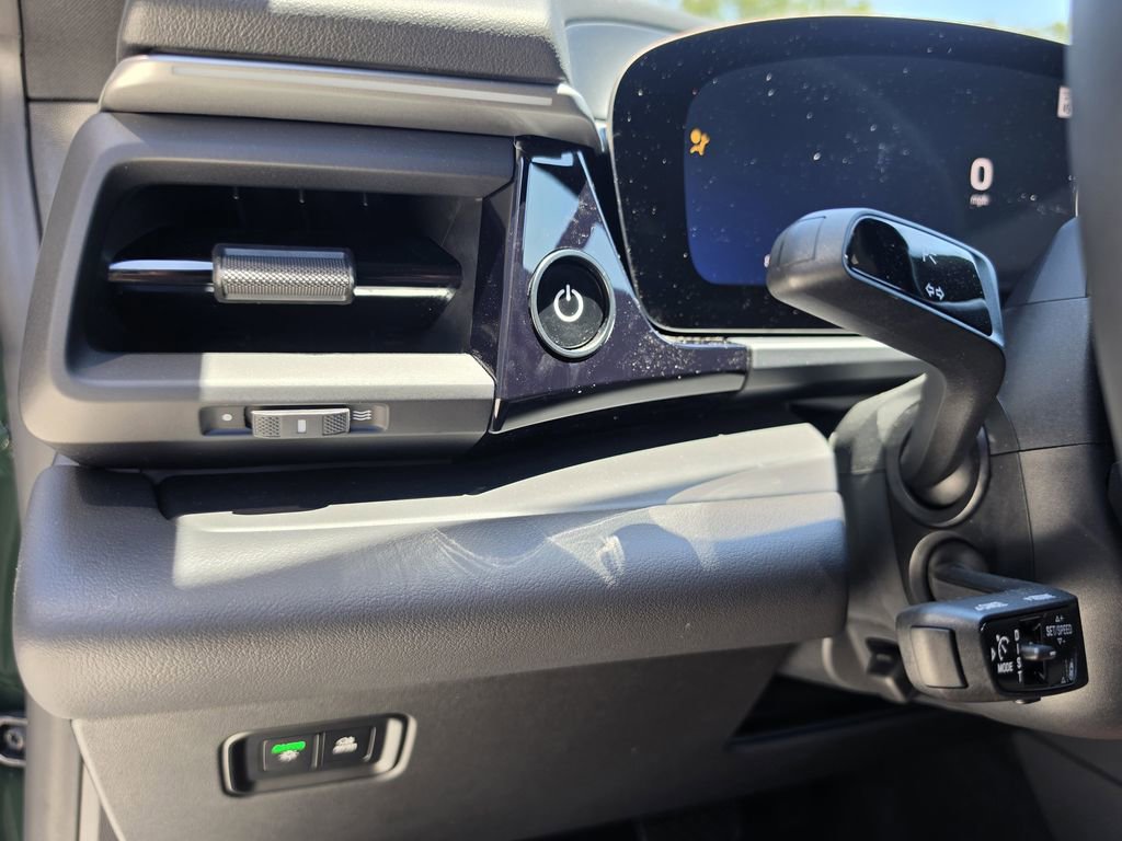 New 2026 Porsche Macan Electric RWD image 19